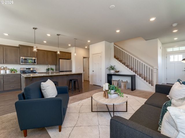 2706 Nw ERIC Dr, Mc Minnville, OR 97128