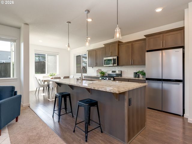 2706 Nw ERIC Dr, Mc Minnville, OR 97128