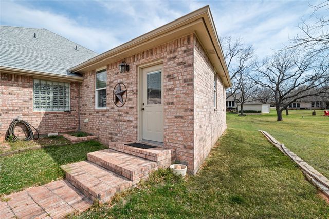 8913 Brierfield Road, Granbury, TX 76049