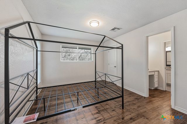 21 Royal Crest, New Braunfels, TX 78130