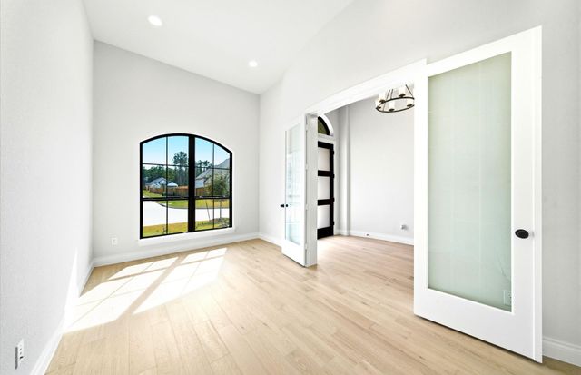 9749 Roaring River Falls Lane, Porter, TX 77365