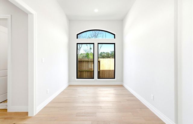 9749 Roaring River Falls Lane, Porter, TX 77365