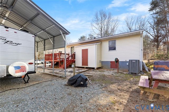 6704 Clark Rd, Powhatan, VA 23139