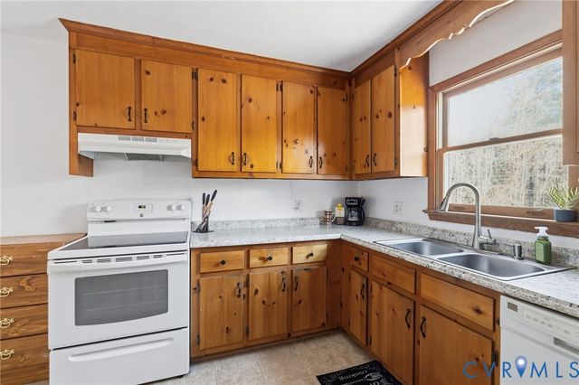 6704 Clark Rd, Powhatan, VA 23139