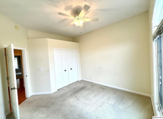 4212 Newbury Ct, Quincy, IL 62305