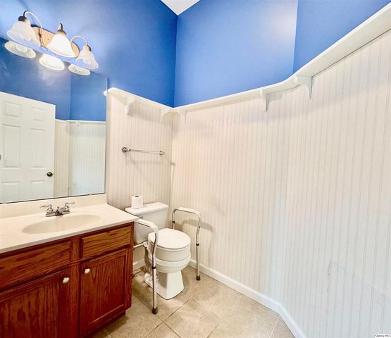 4212 Newbury Ct, Quincy, IL 62305