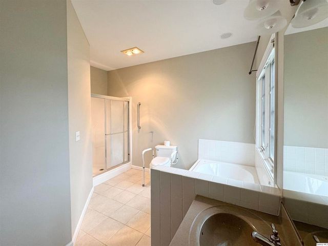 4212 Newbury Ct, Quincy, IL 62305