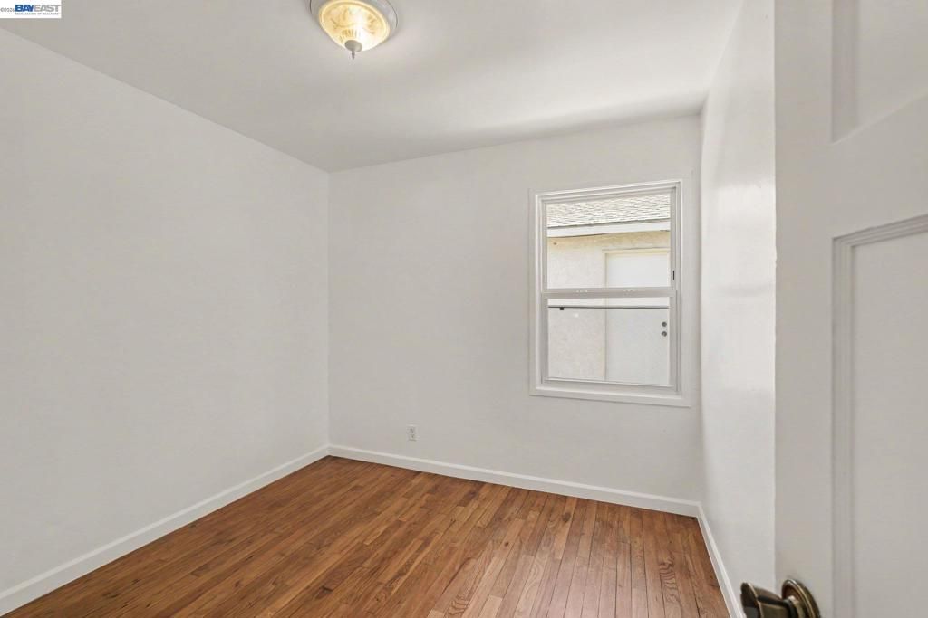 Image 12 of property listing at 15890 Via Pinale, San Lorenzo, CA 94580
