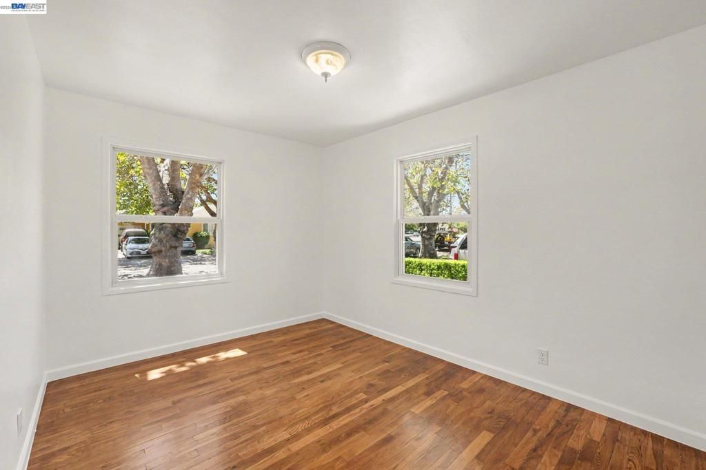 Image 13 of property listing at 15890 Via Pinale, San Lorenzo, CA 94580