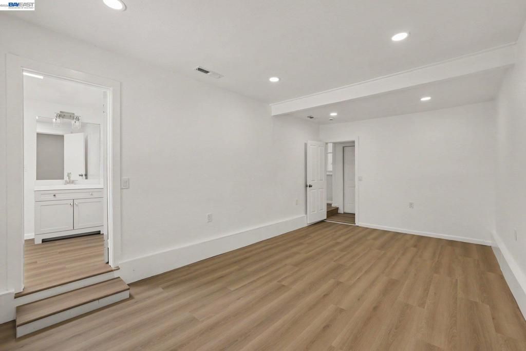 Image 20 of property listing at 15890 Via Pinale, San Lorenzo, CA 94580