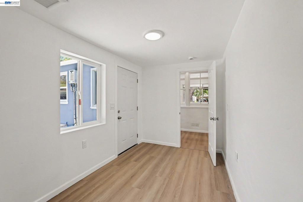 Image 21 of property listing at 15890 Via Pinale, San Lorenzo, CA 94580