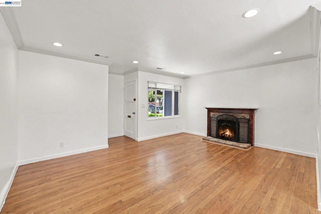 Image 6 of property listing at 15890 Via Pinale, San Lorenzo, CA 94580