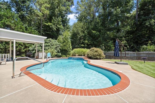 5020 Hamptons Club Drive, Alpharetta, GA 30004