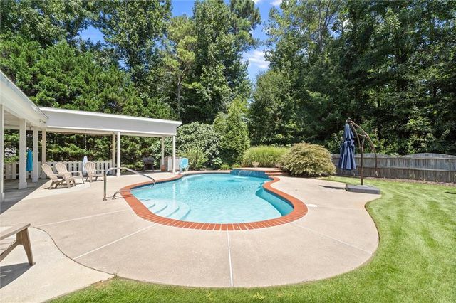 5020 Hamptons Club Drive, Alpharetta, GA 30004