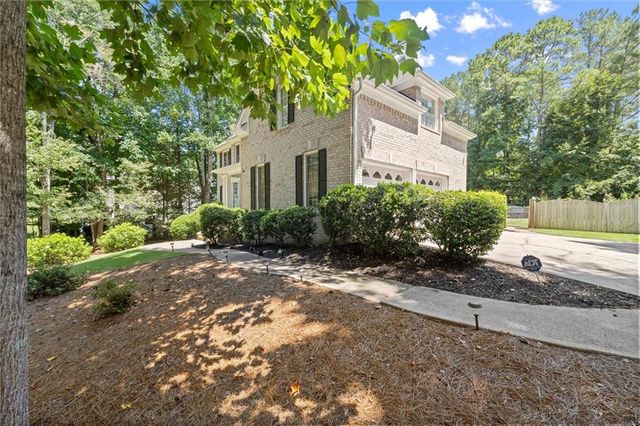 5020 Hamptons Club Drive, Alpharetta, GA 30004
