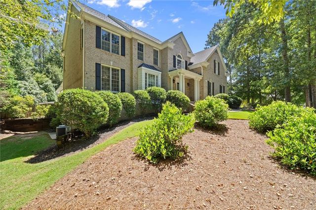 5020 Hamptons Club Drive, Alpharetta, GA 30004