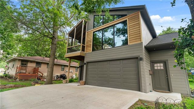 403 W Kaskaskia Street, Paola, KS 66071