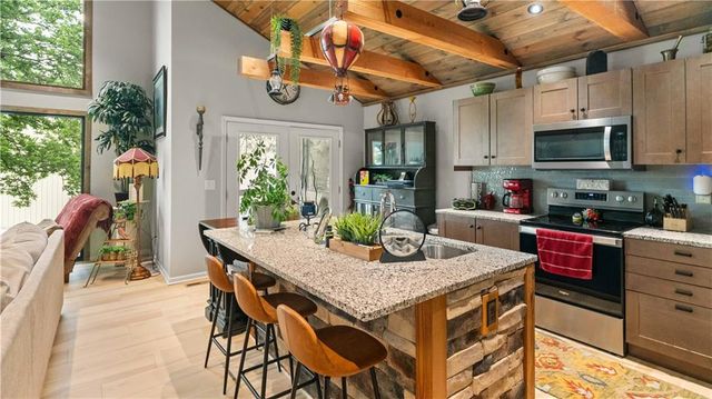 403 W Kaskaskia Street, Paola, KS 66071