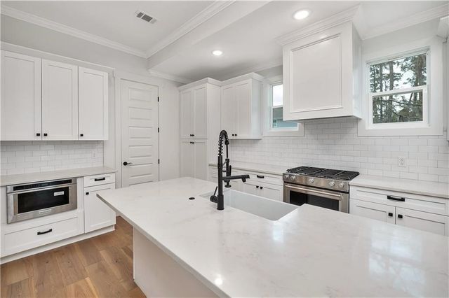 122 Robertson Circle, St Simons Island, GA 31522