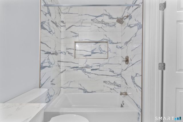 133 Peddlars Drive 133, Branford, CT 06405