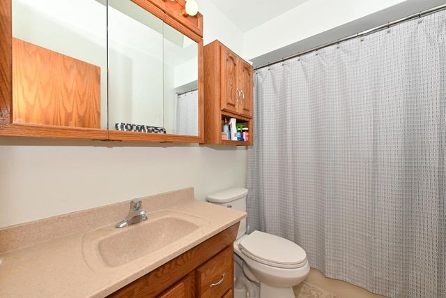 11020 W Parnell AVENUE, Hales Corners, WI 53130