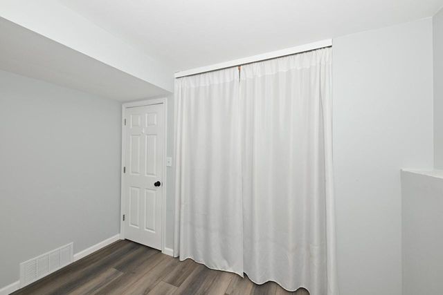 11020 W Parnell AVENUE, Hales Corners, WI 53130