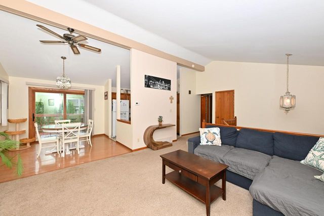 11020 W Parnell AVENUE, Hales Corners, WI 53130