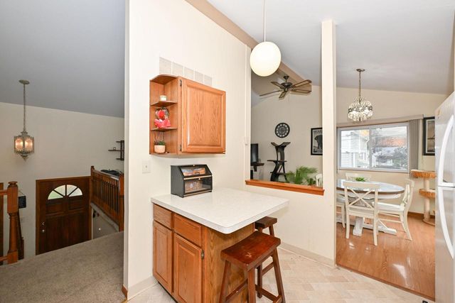 11020 W Parnell AVENUE, Hales Corners, WI 53130