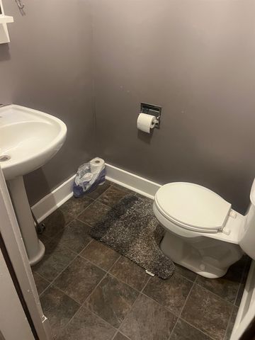 1007 E Iron Ave, Salina, KS 67401