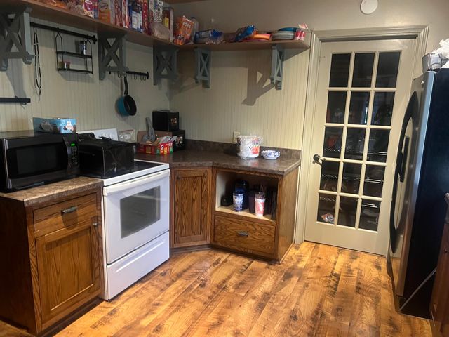 1007 E Iron Ave, Salina, KS 67401