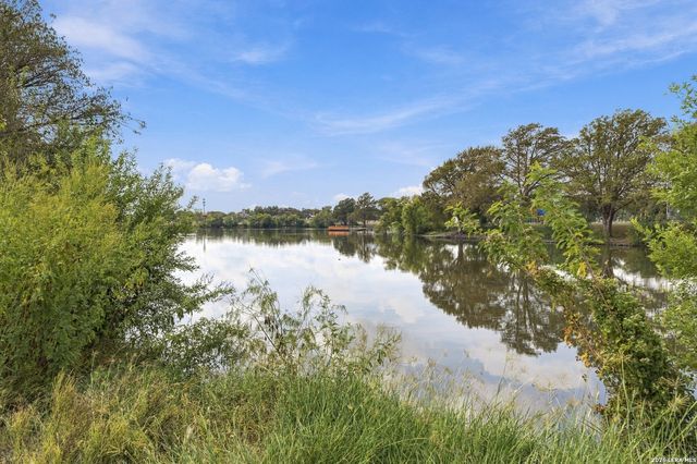 2020 W Kings Hwy, San Antonio, TX 78201