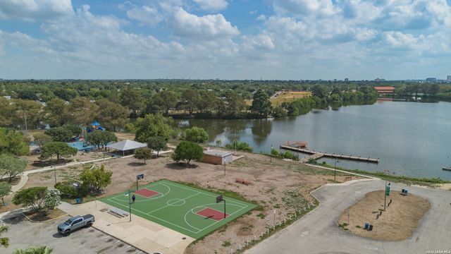 2020 W Kings Hwy, San Antonio, TX 78201