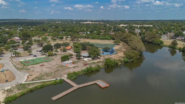 2020 W Kings Hwy, San Antonio, TX 78201