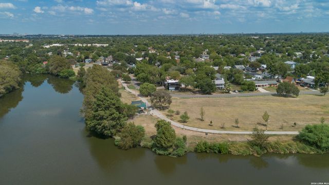 2020 W Kings Hwy, San Antonio, TX 78201