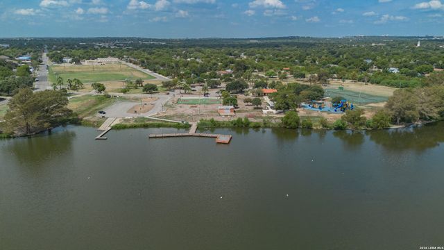 2020 W Kings Hwy, San Antonio, TX 78201