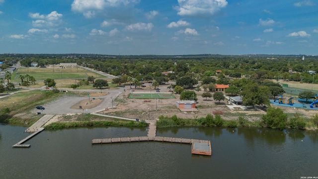 2020 W Kings Hwy, San Antonio, TX 78201