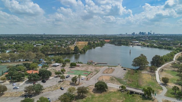 2020 W Kings Hwy, San Antonio, TX 78201