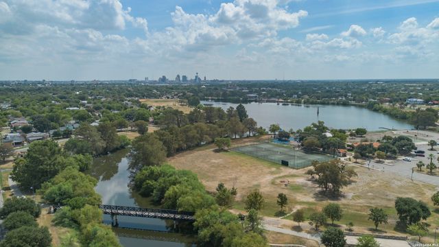 2020 W Kings Hwy, San Antonio, TX 78201
