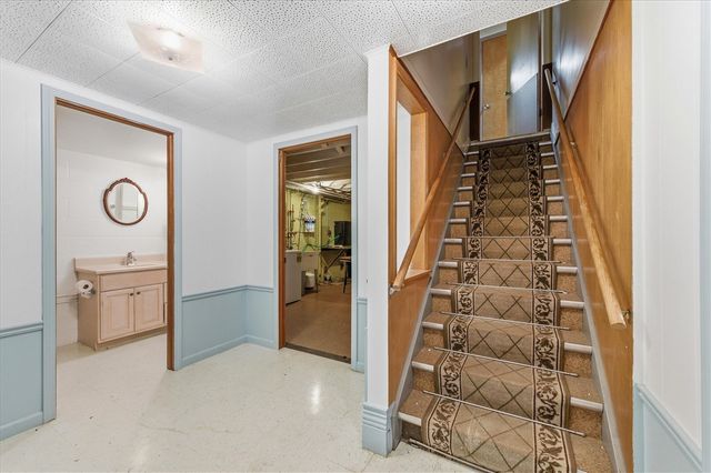 2687 Apple Way, Ann Arbor, MI 48104