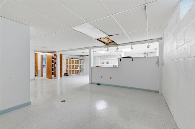 2687 Apple Way, Ann Arbor, MI 48104