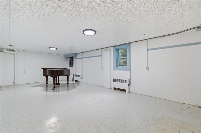 2687 Apple Way, Ann Arbor, MI 48104