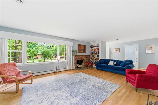 2687 Apple Way, Ann Arbor, MI 48104