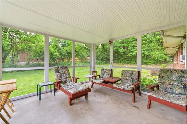 2687 Apple Way, Ann Arbor, MI 48104