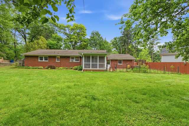 2687 Apple Way, Ann Arbor, MI 48104