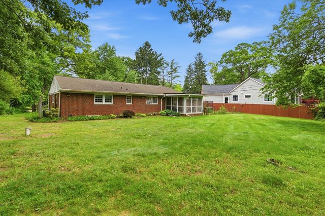 2687 Apple Way, Ann Arbor, MI 48104
