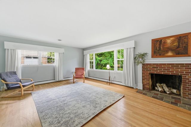 2687 Apple Way, Ann Arbor, MI 48104