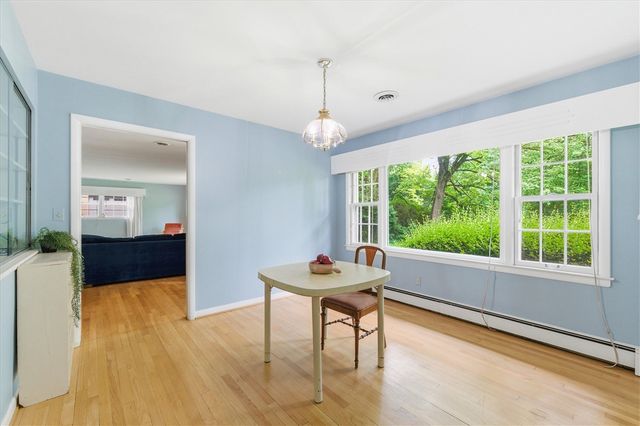 2687 Apple Way, Ann Arbor, MI 48104