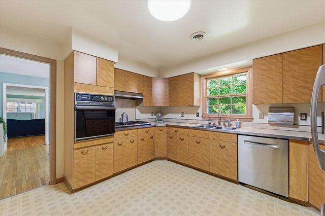 2687 Apple Way, Ann Arbor, MI 48104