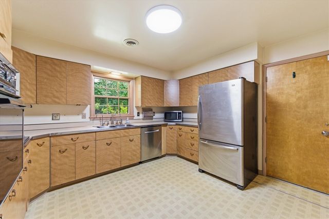 2687 Apple Way, Ann Arbor, MI 48104