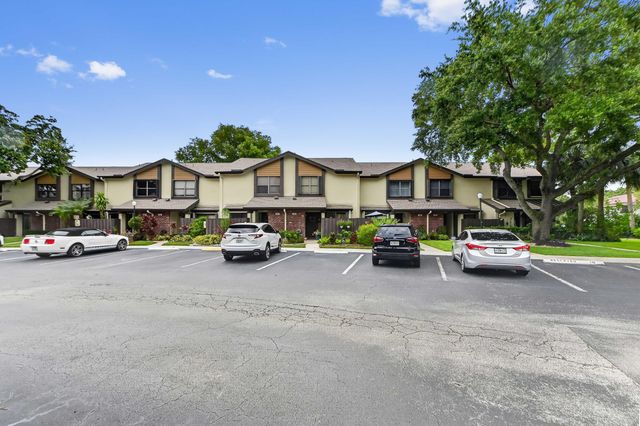 4587 Carambola Circle S 27218, Coconut Creek, FL 33066